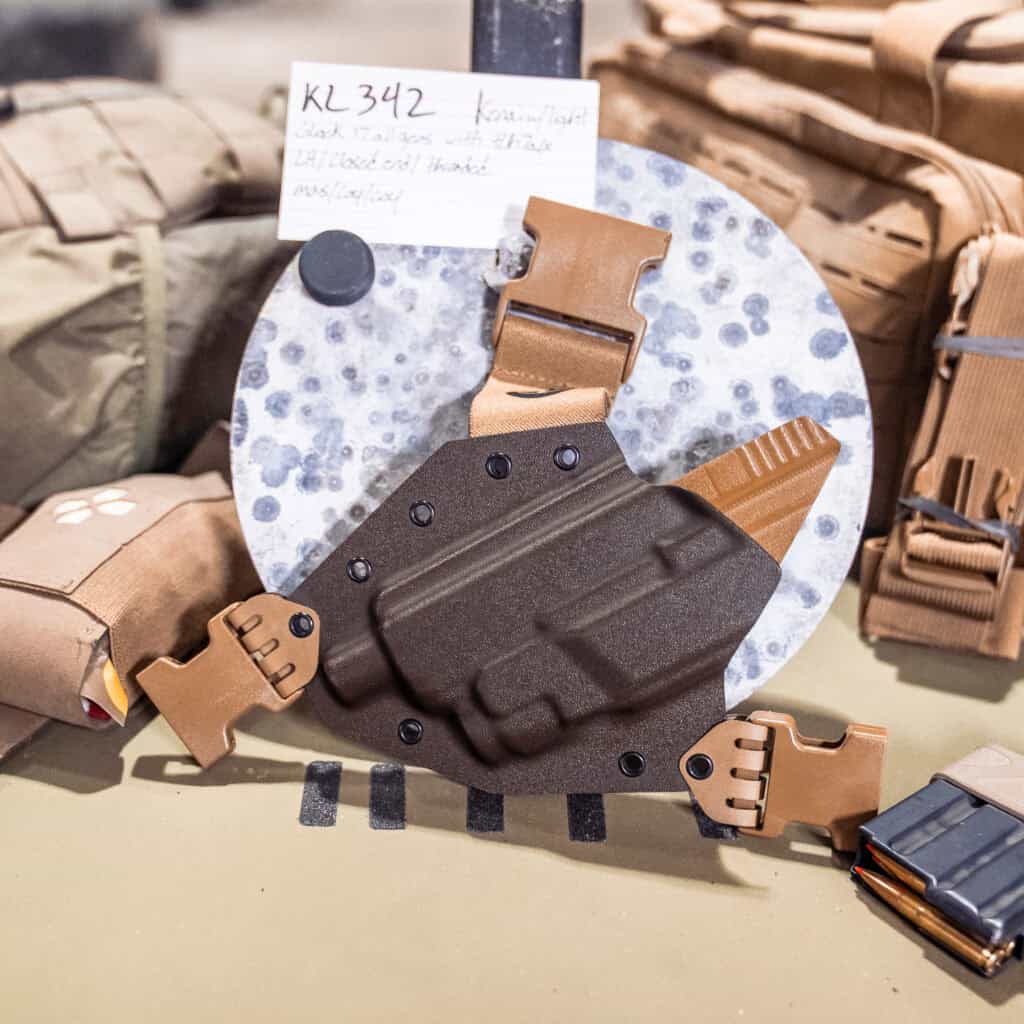 GLOCK 17| TLR-7A/X| MAS Grey/Coyote | Lefthand | Threaded | Light Bearing Kenai | KL342