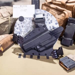GLOCK 40| OLIGHT MINI| BLACK/BLACK | Lefthand | Closed End | Light Bearing Kenai | KL471