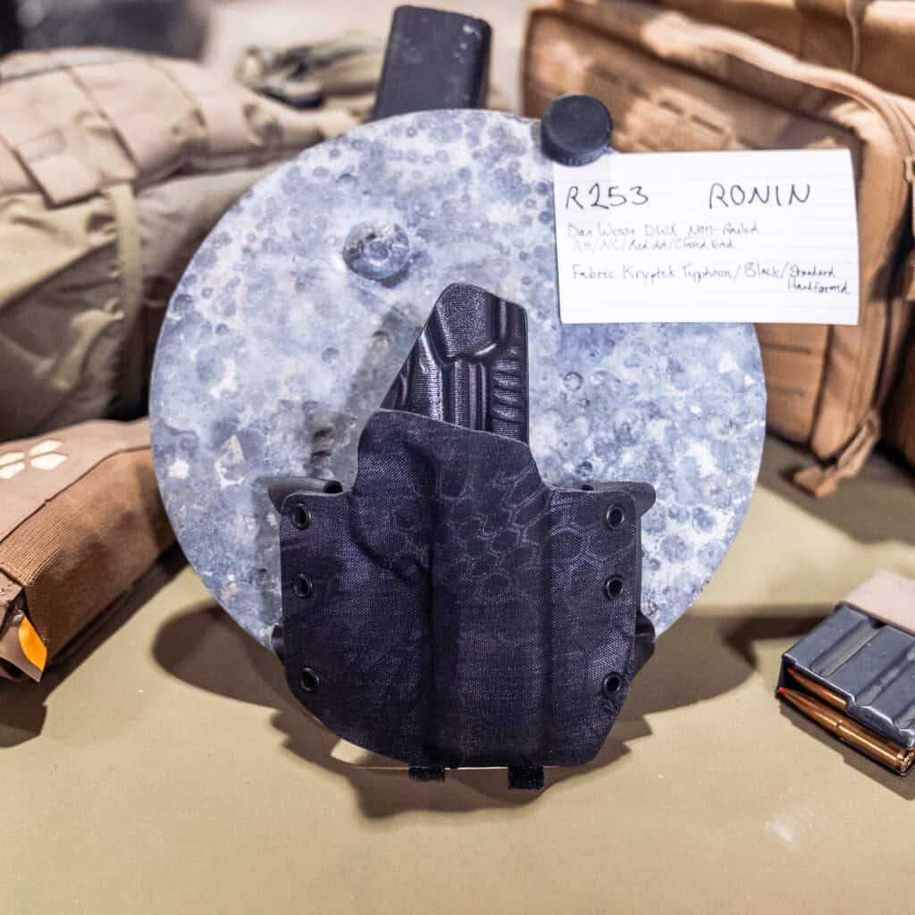 Dan Wesson DWX Non Rail| Kryptek Typhon Fabric/Black | Righthand | Closed End | 0° Cant| Ronin | R253