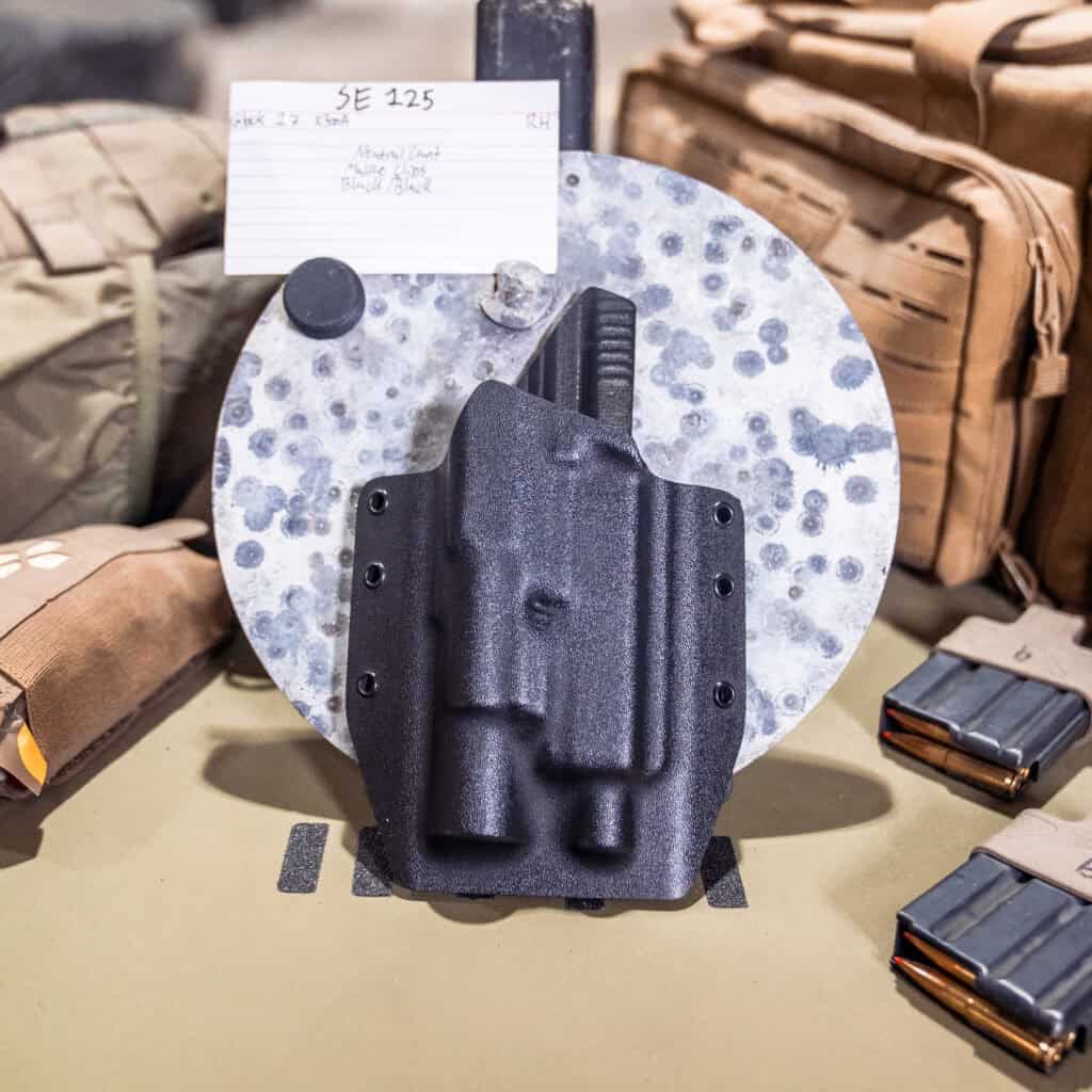 Glock 17| X300A   | Black/Black | Righthand | Threaded | Sentinel | SE125